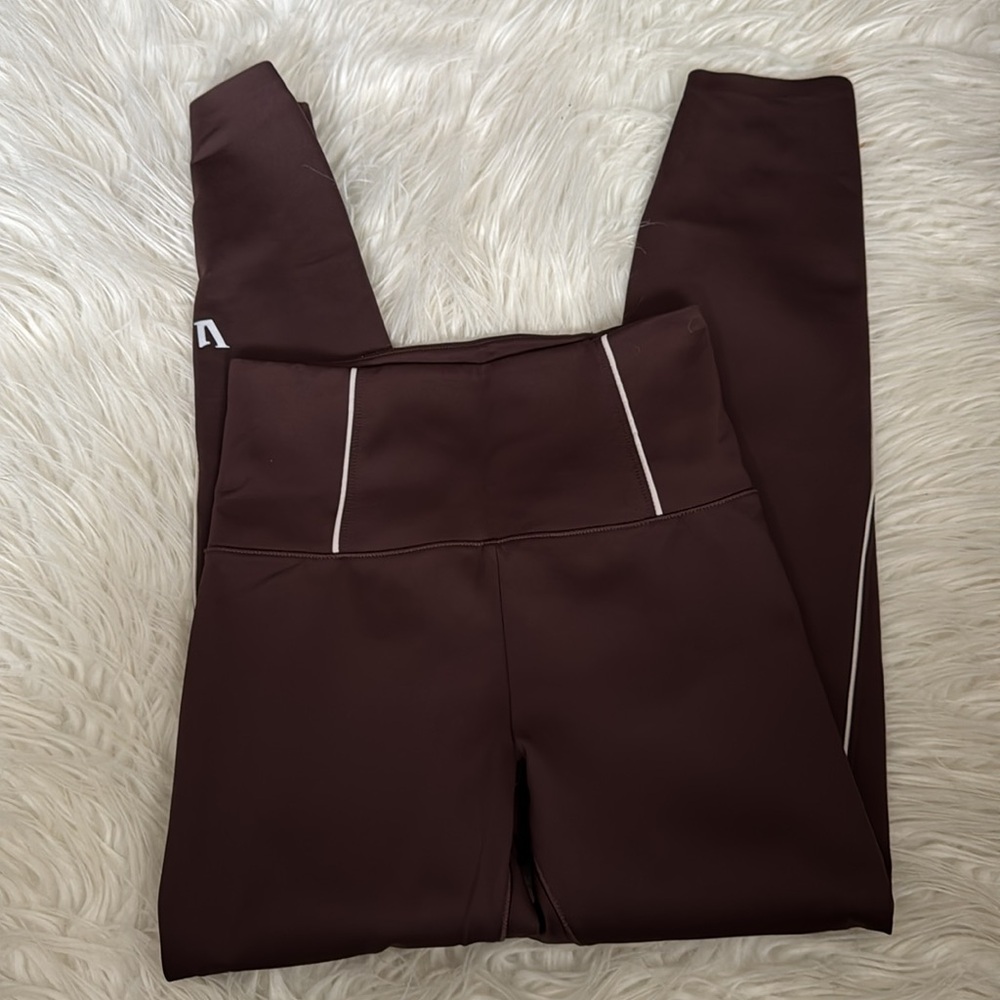 Vuori Evolve Lunar Legging Uplift Legging in Mahogany size S - Picture 6 of 7